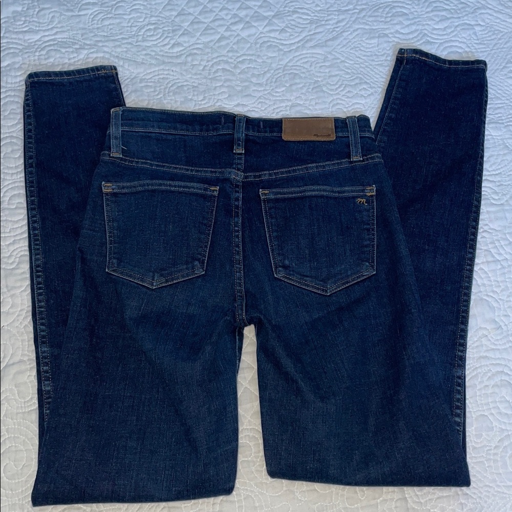 Madewell Classic Blue Denim Jeans. 10” high rise. Skinny. Dark Wash. Size 25T - Picture 3 of 10